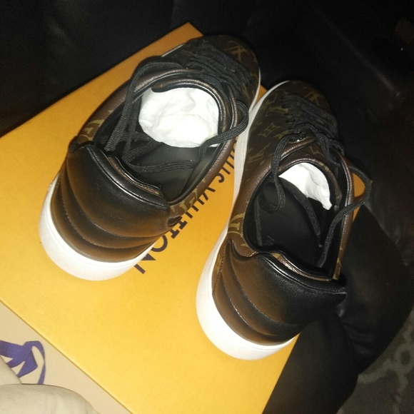 Louis Vuitton Shoes Mens - Picture 3 of 8